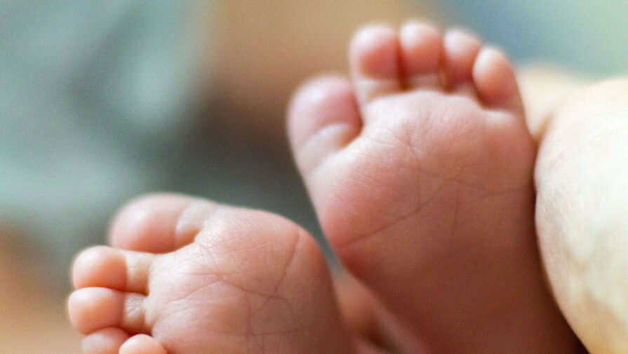 Пьяный отец придавил новорожденную дочь, мужчина заснул вместе с ребенком